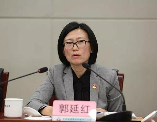 Chinese Provinces Welcome Women Officials